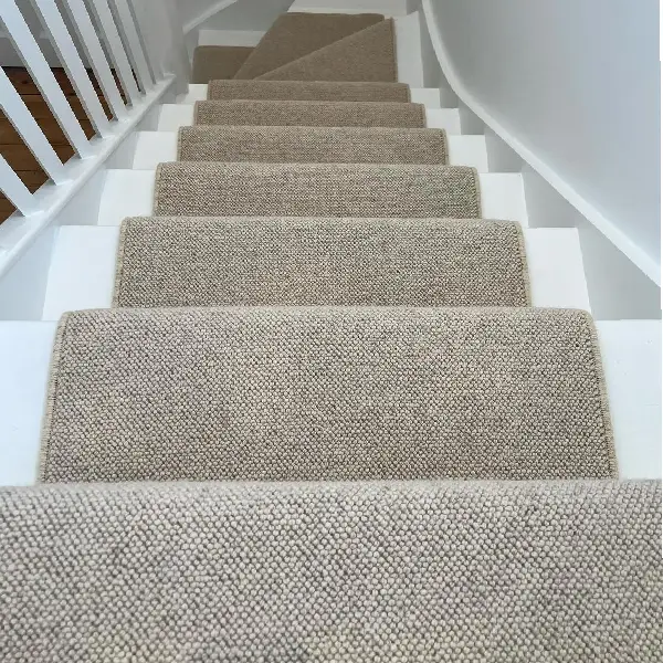 Wool-Snug-stair-runner with-a-cream-whipped-edge